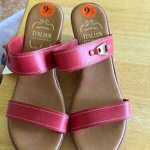 NWT red strap sandals 9 1/2